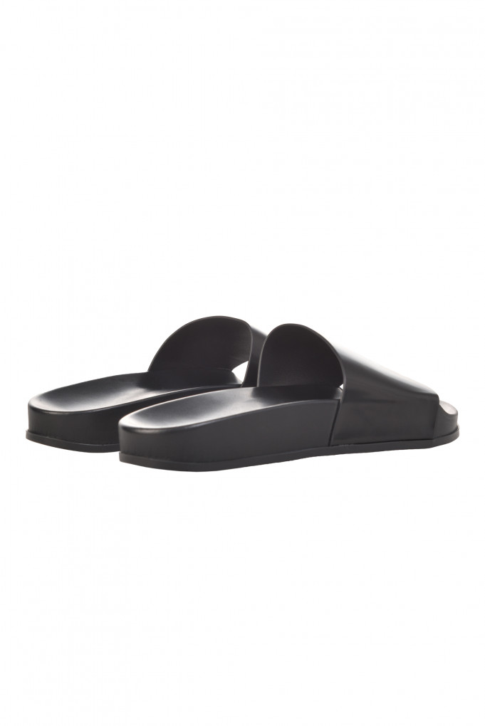 Купити Шльопанці Vetements 3