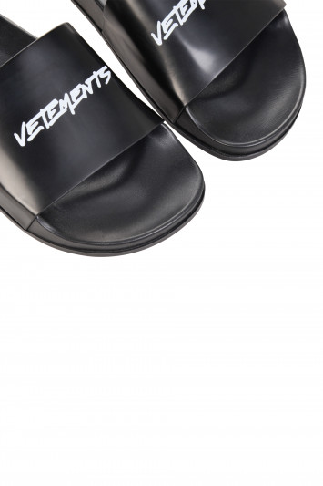 Купити Шльопанці Vetements 3