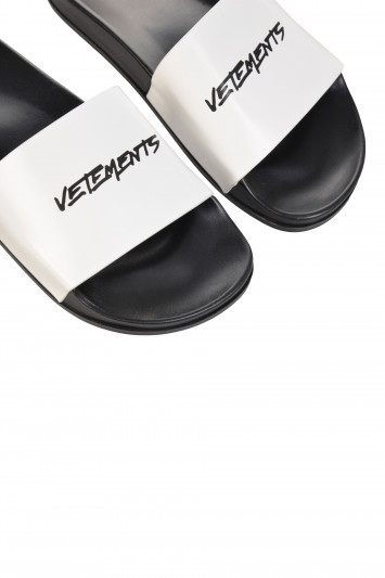 Купити Шльопанці Vetements 3